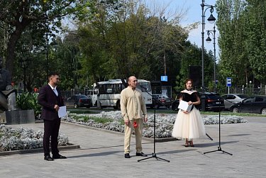 Памяти поэта и героя